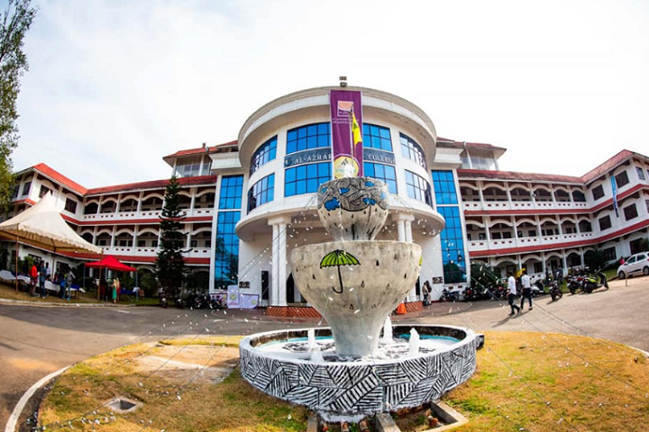https://cache.careers360.mobi/media/colleges/social-media/media-gallery/5041/2022/9/3/Campus View of Al Azhar College of Engineering and Technology Idukki_Campus-View.png